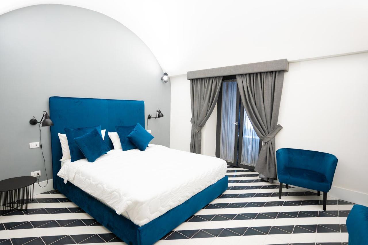 Pulcinella Suite เนเปิลส์ ภายนอก รูปภาพ