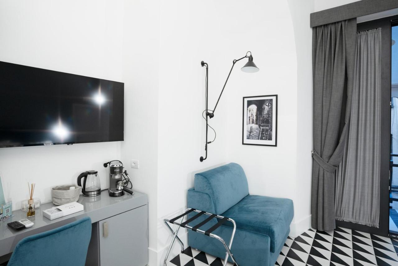 Pulcinella Suite เนเปิลส์ ภายนอก รูปภาพ