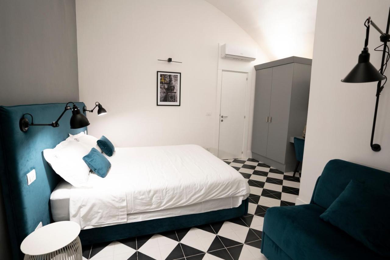 Pulcinella Suite เนเปิลส์ ภายนอก รูปภาพ