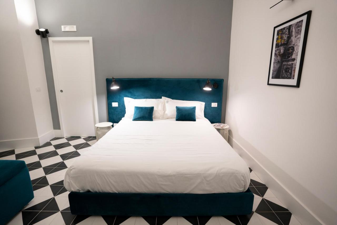Pulcinella Suite เนเปิลส์ ภายนอก รูปภาพ