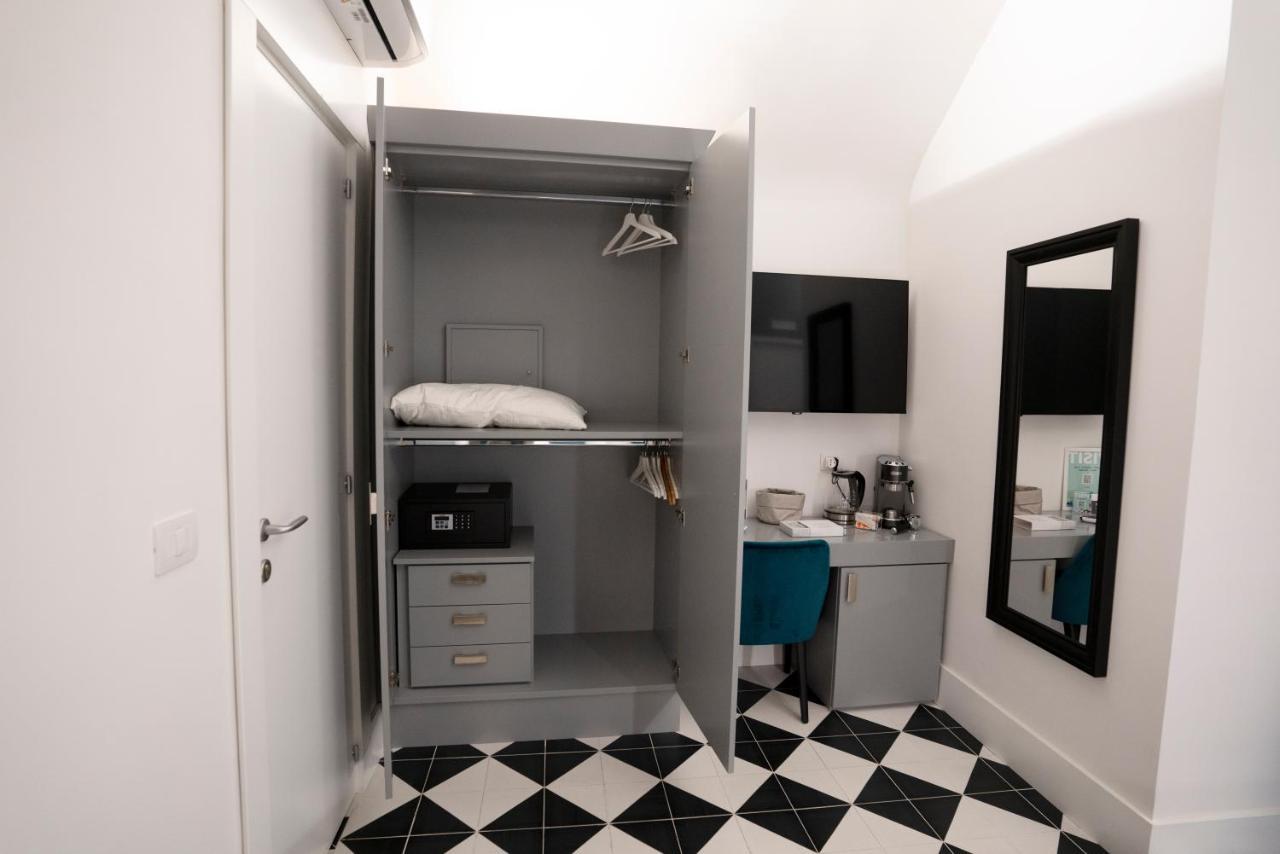 Pulcinella Suite เนเปิลส์ ภายนอก รูปภาพ