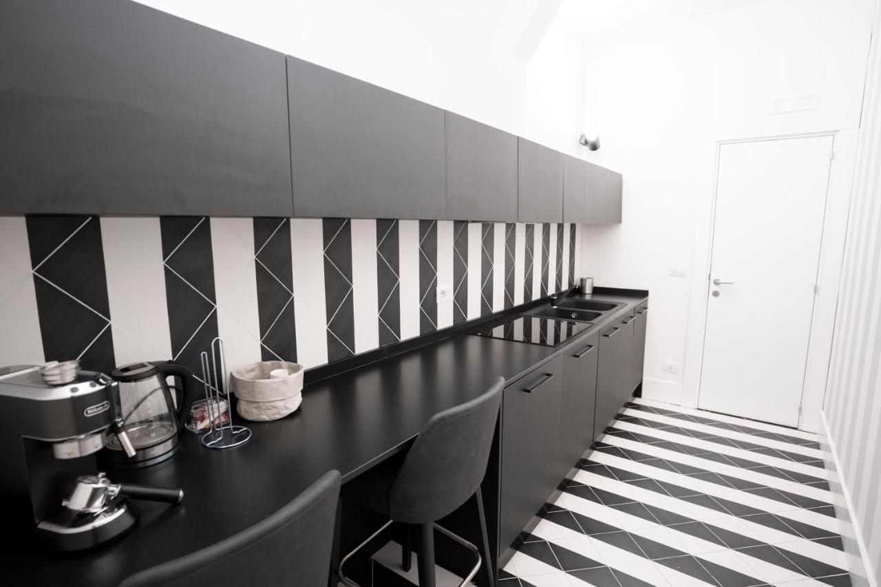 Pulcinella Suite เนเปิลส์ ภายนอก รูปภาพ