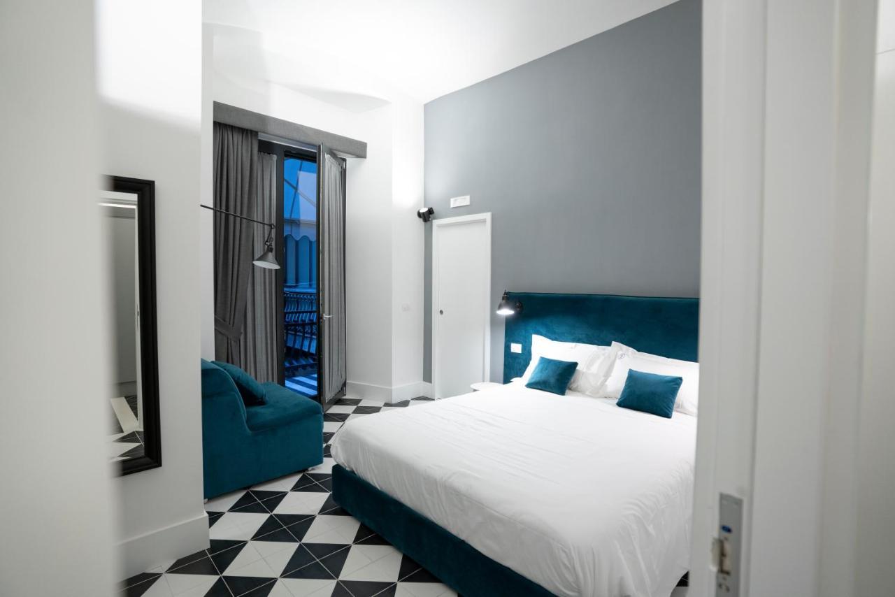 Pulcinella Suite เนเปิลส์ ภายนอก รูปภาพ